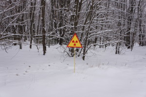 Fareskilt for radioaktivt materiale ved Tsjernobyl.